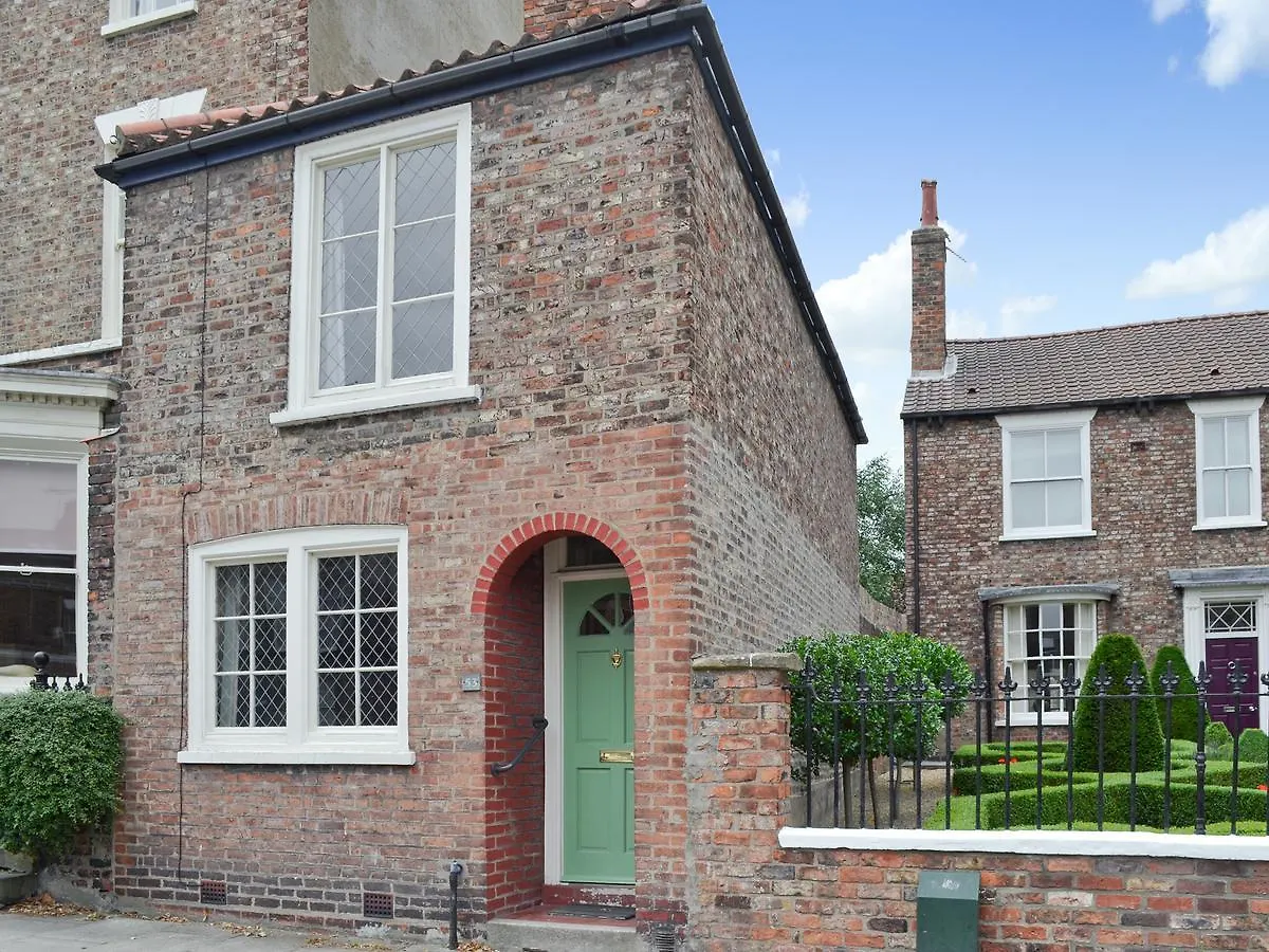 The Old Carriage House Hotel York